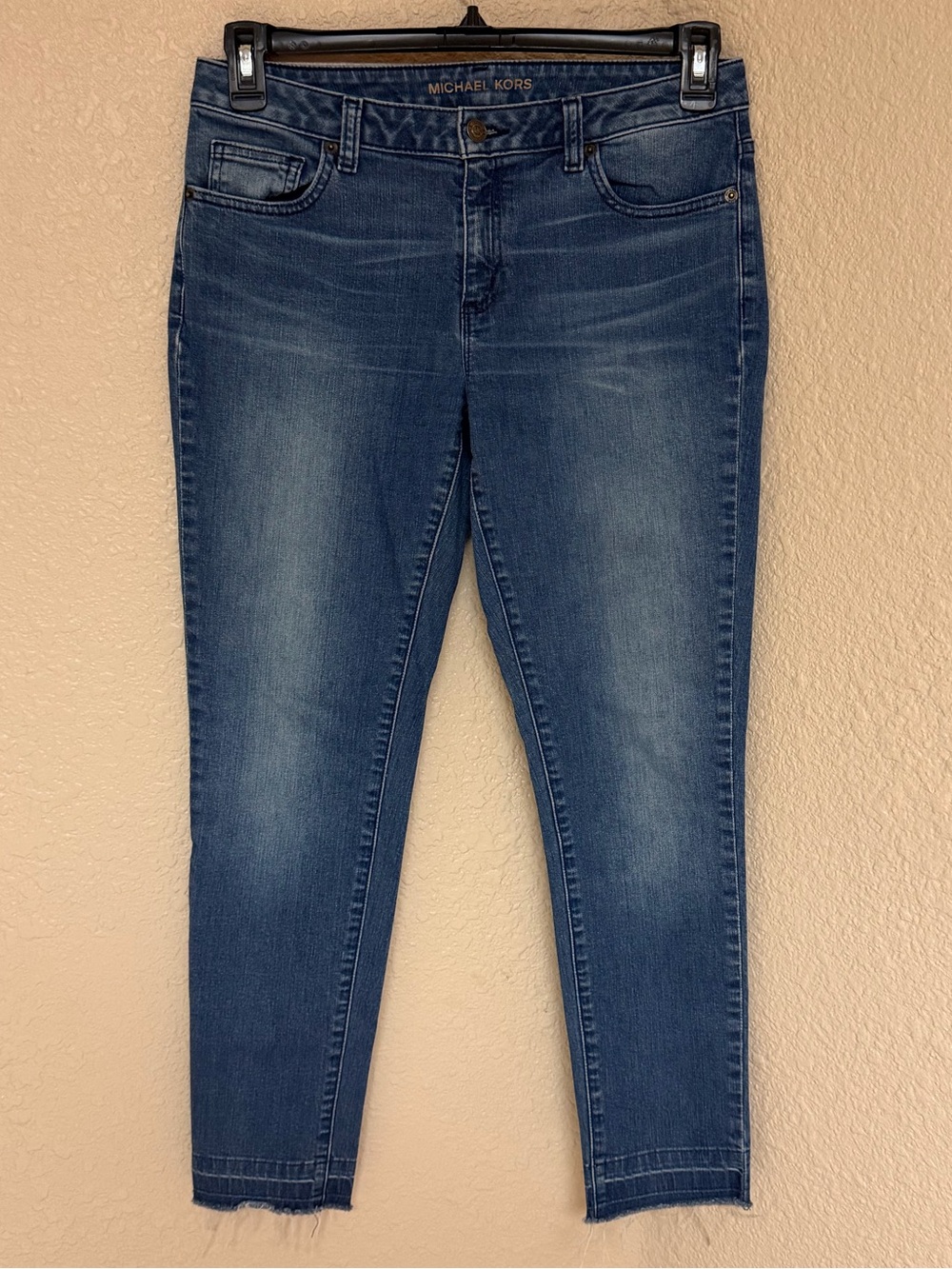 4/$20 Michael Kors Cropped Izzy Skinny Jeans in Medium Blue Wash
